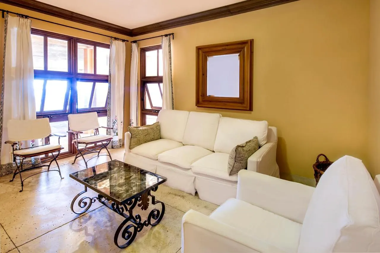 Exquisite Villa With Awesome Views & Staff In Pedregal!カボ・サン・ルーカス