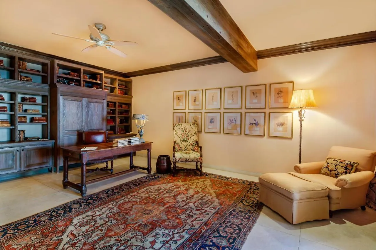 Exquisite Villa With Awesome Views & Staff In Pedregal!カボ・サン・ルーカス